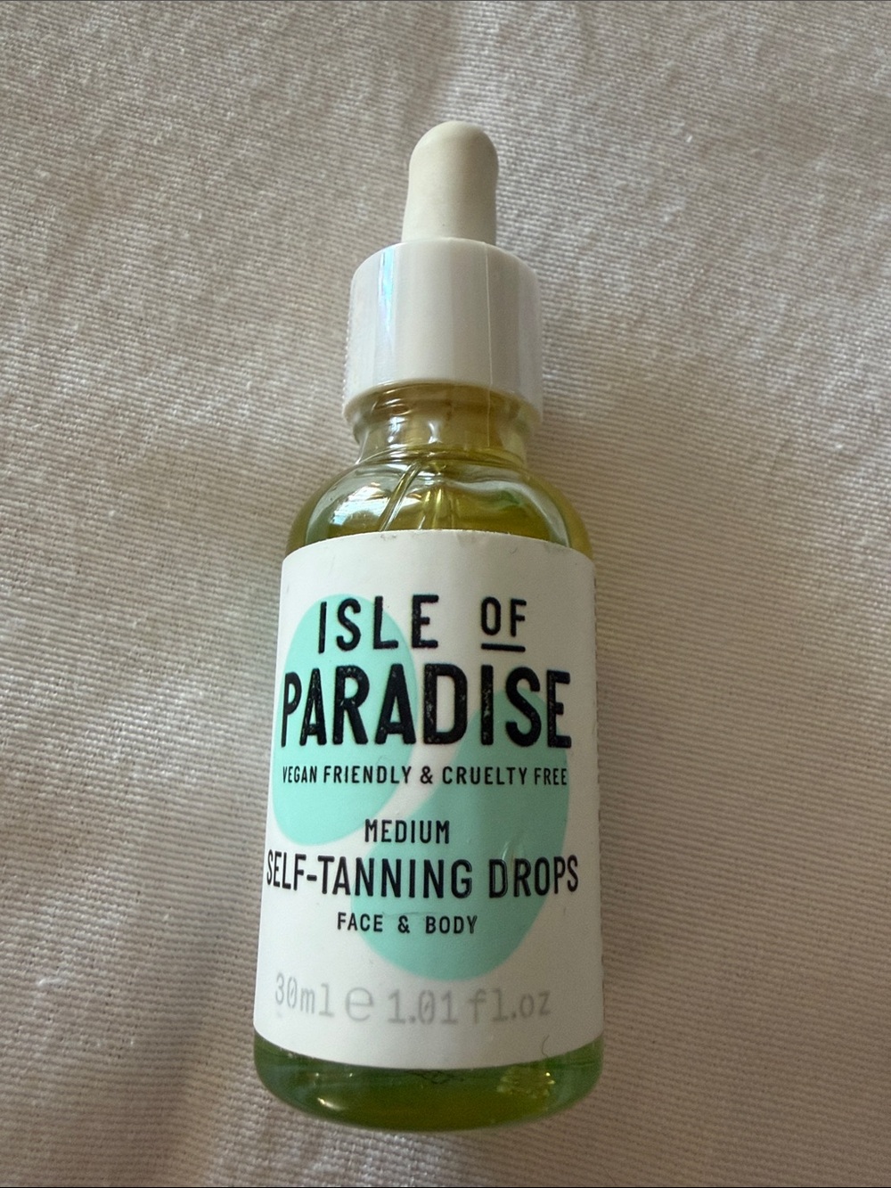 Isle of Paradise Medium Self-Tanning Drops — Light Green Bottle
